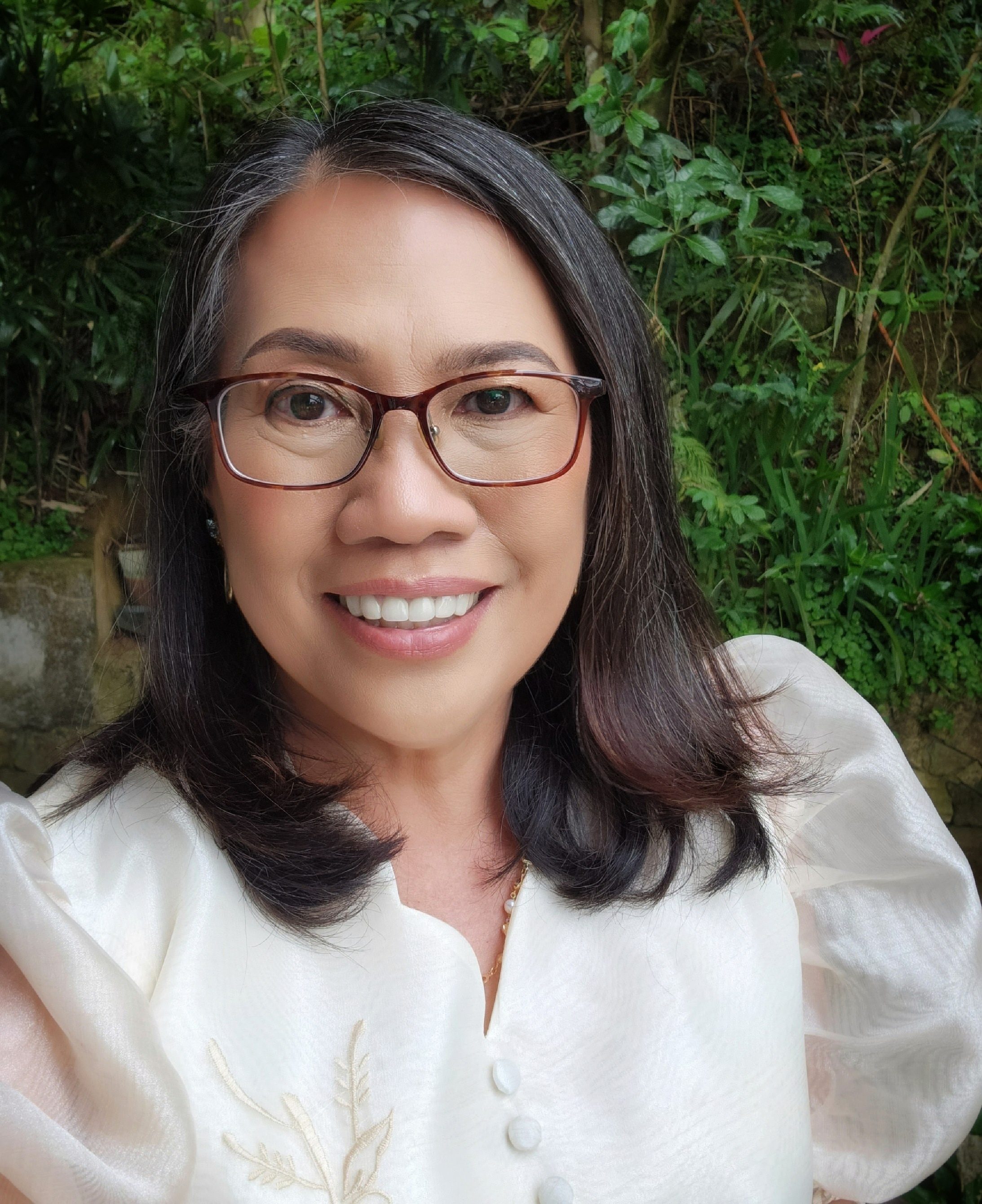 Lan Mercado headshot