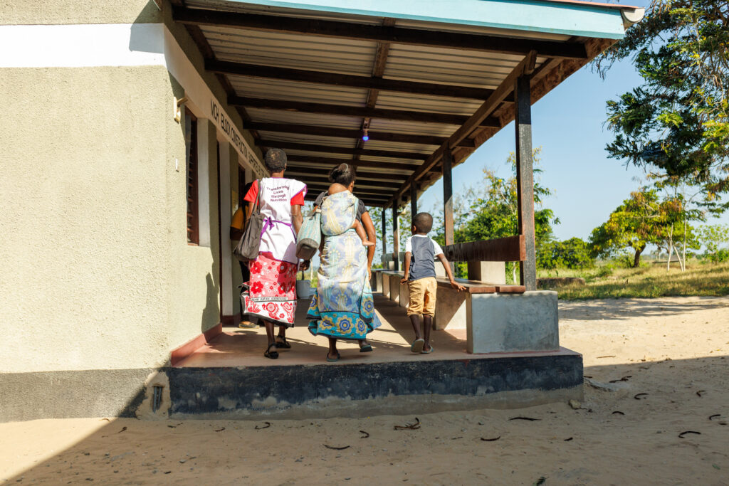 Women arrive to clinic in Kilifi County, Kenya